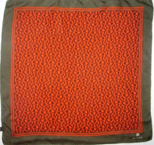 - AIGNER (Etienne) Foulard soie TBEG vintage Scarf 56x56 cm - Picture 1 of 4