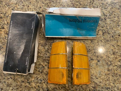 NOS PAIR 1980 Chevrolet Caprice Side Marker Light Amber Lens Turn Signal Front - Image 1 of 4