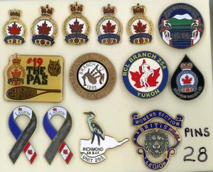 14 CANADIAN PINS 45 YEAR ROYAL CANADIAN LEGION PIN RCMP POLICE CRIME STOPPERS - Bild 1 von 1