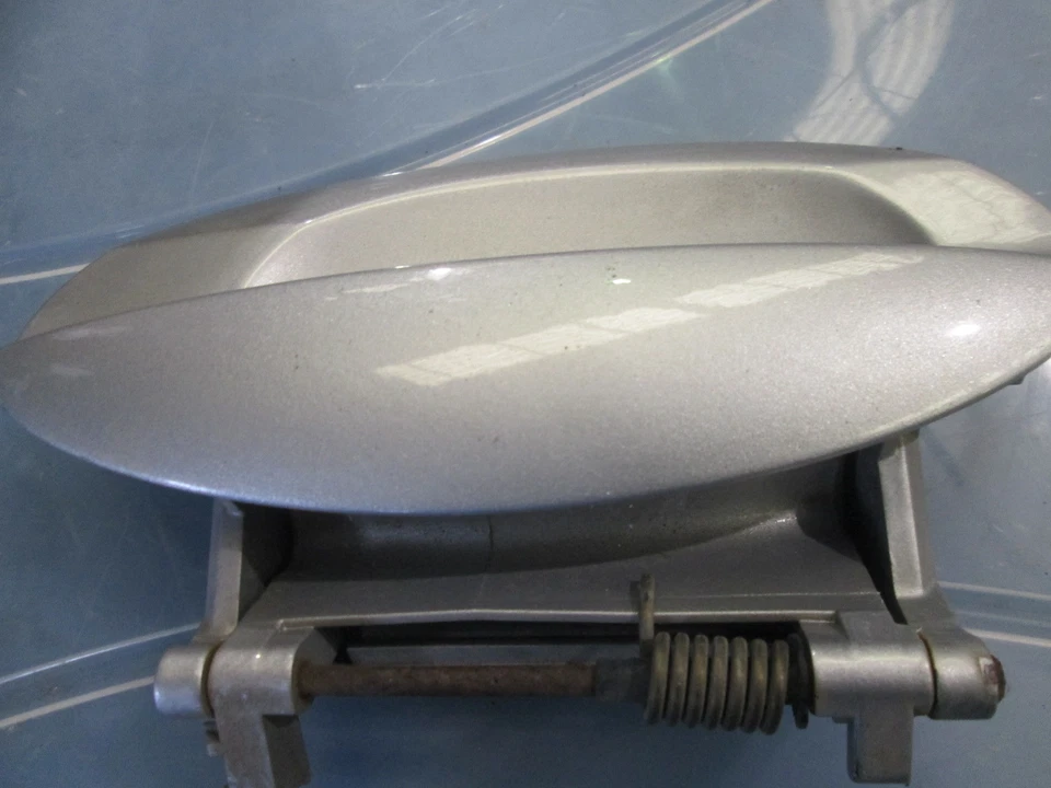  Manija puerta trasera izquierda Jaguar X 2002-2003-2004-2005-2006 plateada Foto 1 de 1