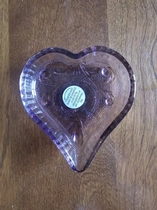 *VINTAGE* Tiara Sandwich Glass Amethyst Purple Heart Candy/Nut/Trinket Dish - Picture 1 of 2