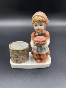 Vintage Biskuit Porzellan Figur Kerzenhalter Mädchen & Äpfel 4,75" hoch - Bild 1 von 7