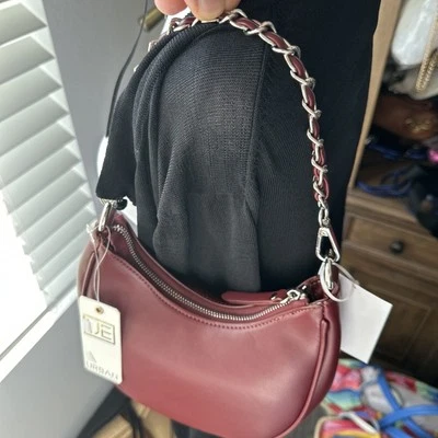 Bolso Bandolera URBAN EXPRESSIONS Emily Media Luna Cuero Sintético - $70 Nuevo con Etiquetas Foto 1 de 4