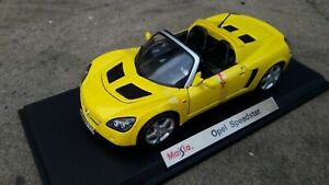 1:18 Maisto Opel Speedster in Yellow c/w box