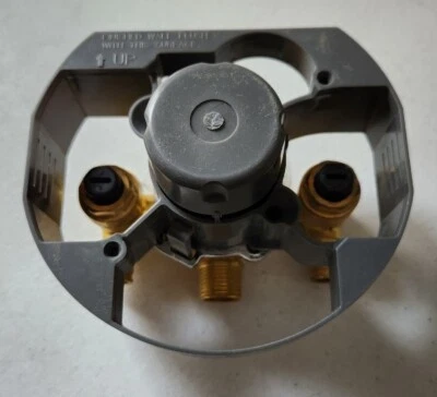 Válvula de bañera y ducha Treysta Gerber G00GS527S con topes y entradas verticales Foto 1 de 3