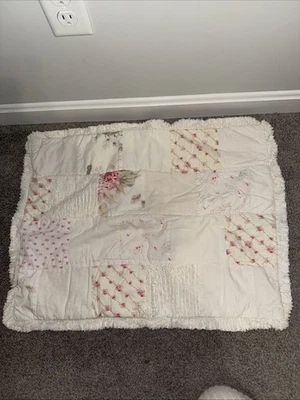 Travesseiro vintage simplesmente chique gasto, lindo padrão de colcha - Imagem 1 de 4