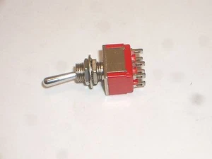 INTERRUPTOR DE PALANCA EN MINIATURA GC ELECTRONICS 35-009 DPDT 5A 125VAC - Imagen 1 de 2