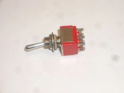INTERRUPTOR DE PALANCA MINIATURA ENCENDIDO-ON-ON-ON GC ELECTRONICS 35-009 DPDT 5A 125VAC Foto 1 de 2