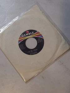 Soul 45 The Intruders -Wonder What Kind Of Bag She'S In I'M Girl Scoutin' On VG - Picture 1 of 5