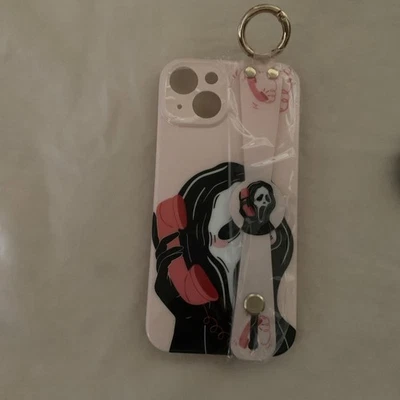 Capa para iPhone 13. Novo! Tema rosa grito de Halloween com 3 acessórios - Imagem 1 de 4