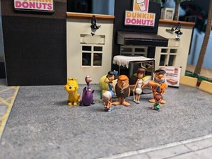 1/64 The Flintstones Figures - Picture 1 of 2