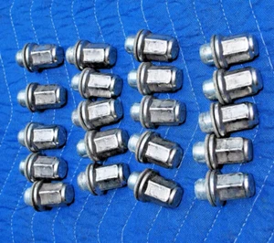 2015 Dodge Ram 1500  LUG NUTS SET KIT ORIGINAL EQUIPMENT used oem - Picture 1 of 4