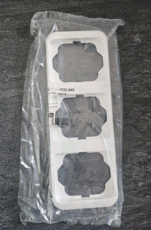 Busch Jaeger alpha nea 1733-24G 3-fach Rahmen Senkrecht Studioweiß Weiß Glanz N - Bild 1 von 1