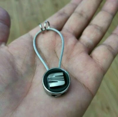 *~ SEAT QUALITY METAL KEYFOB KEYRING WITH SEAT METAL LOGO~* - Image 1 of 2