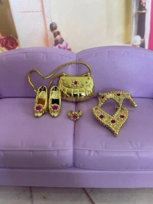 Barbie MATTEL de colección, collar de joyas, corona, cartera de joyas, zapatos y anillo con joyas Foto 1 de 4