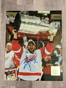 Brett Lebda Signed 8x10 Photo File COA 2008 Stanley Cup 08 SC Detroit Red Wings - Picture 1 of 1