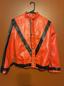 Chaqueta Michael Jackson Thriller Jerry Beck S Rubie’s Halloween Disfraz PVC Rojo - Imagen 1 de 8