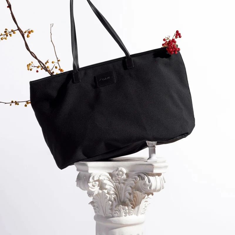 Bolso de Mano de Lona CLEOBELLA - Negro - NUEVO - PRECIO DE VENTA SUGERIDO POR EL FABRICANTE: $98.00 Foto 1 de 1