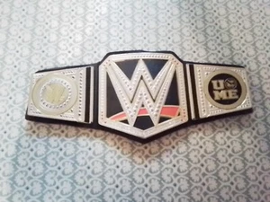 Mattel 2016 WWE KIDS WRESTLING WORLD HEAVYWEIGHT CHAMPION BELT - Picture 1 of 5