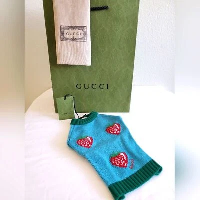 Nuevo con etiquetas Suéter Gucci Azul Verde Rojo Fresas Lana Tejido Mascota Gato Perro Talla XXS Foto 1 de 4