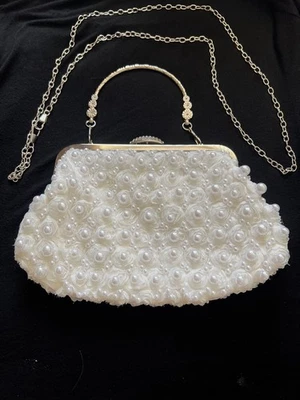❤️Elegant Floral Clutch with Chain Strap and Pearl Embellishments Ivory Party - Image 1 of 4