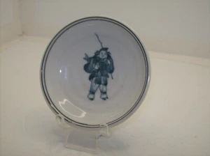 KOTOBUKI HAND PAINTED TRINKET DISH W/ BLUE & WHITE JAPANESE FISHERMAN - Picture 1 of 3