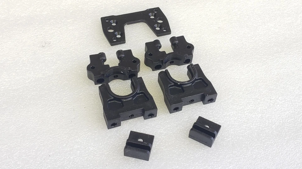  xray xb8 2022  CENTER DIFF MOUNT  - Image 1 of 1