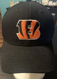 Cincinnati Bengals Cotton Twill Embroidered Logo Reebok NFL Equipment Size 7 3/4 - Picture 1 of 5