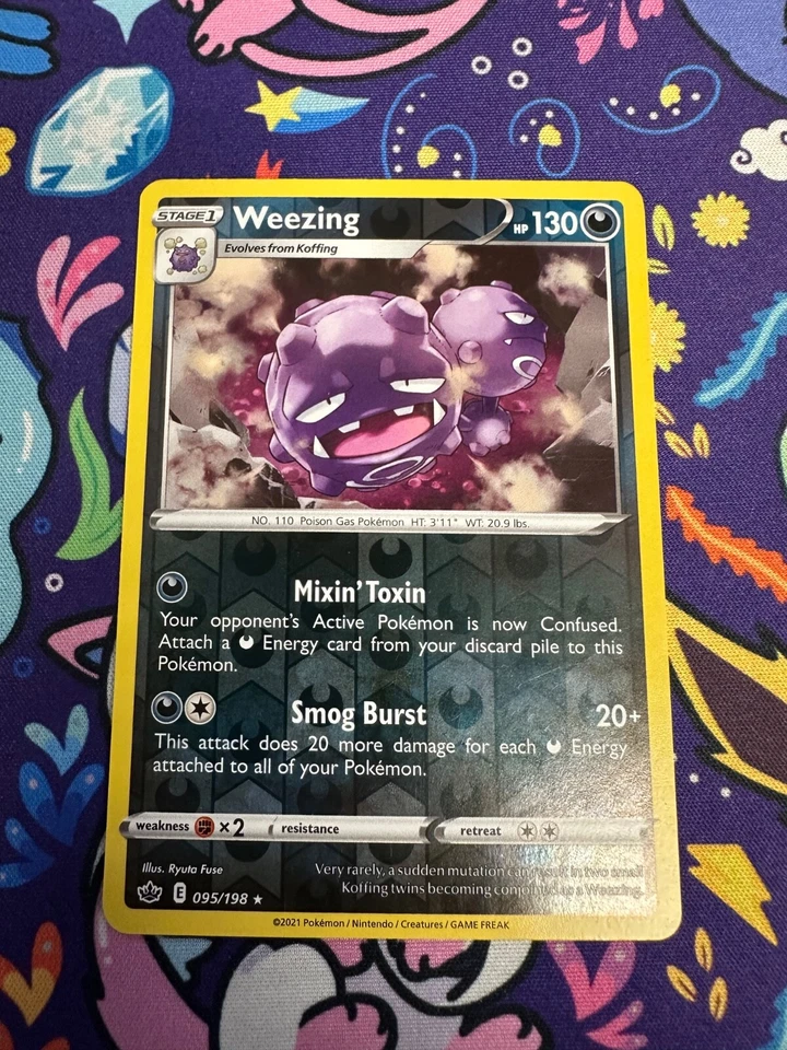 Weezing 095/198 Swsh06: Sword & Shield - Chilling Reign Reverse Holo - Image 1 of 2