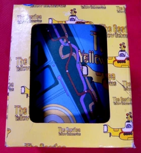 Taza de café y caja The Beatles "Yellow Submarine" 1999, Subafilms Ltd casi nueva/casi nueva - Imagen 1 de 5