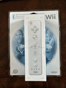 Nintendo Wii Remote Controller New Factory Sealed OEM White Includes Jacket - Picture 1 of 2