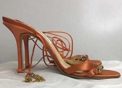 Sandalias Jimmy Choo Peach Stiletto satinadas estrás borla envoltura correa para el tobillo 40 Foto 1 de 4