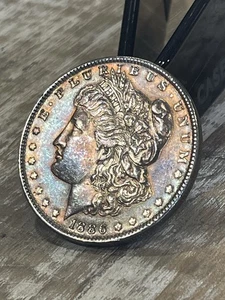 Dólar Morgan 1886 P TOTALMENTE BU TONIFICADO OBV/REV GENUINO gema RARO - Imagen 1 de 11