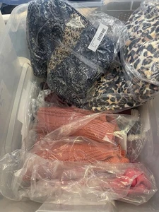 LOTTO 5 - Abbigliamento Donna Mystery Random Taglia 2XL - Foto 1 di 1