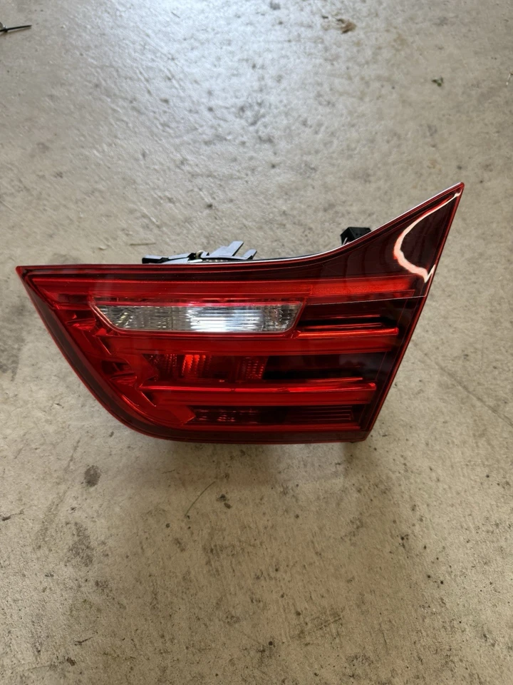 Luz trasera interior del lado derecho del pasajero 14-17 BMW F32 F33 430i 428i M4 OEM Foto 1 de 1