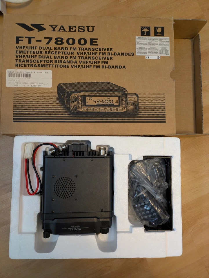 Yaesu FT-7800E Dual Band VHF/UHF Transceiver for 2m/70cm With Accessories - Image 1 of 1