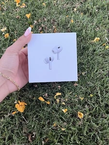AirPods Pro 2nd Generation - Photo 1 sur 4