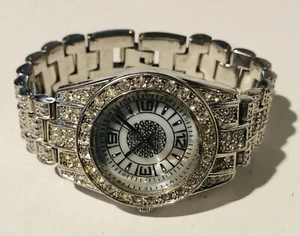Kessaris Crystal Accent Bezel Round Silver Tone Battery not Included - Picture 1 of 5