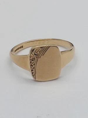 9ct Yellow Gold Patterned Signet Ring Size T1/2 (4.20g) Fully Hallmarked  - Image 1 of 4