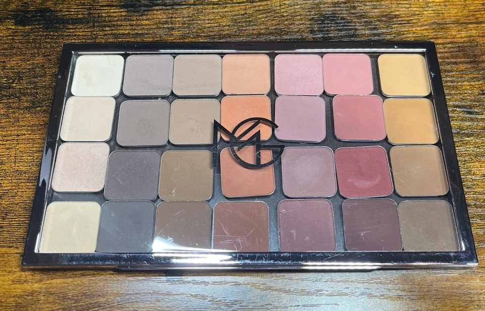 MakeGeek 28 нейтральный палитра теней для век (коллекционный товар) как есть не используется - Изображение 1 из 4