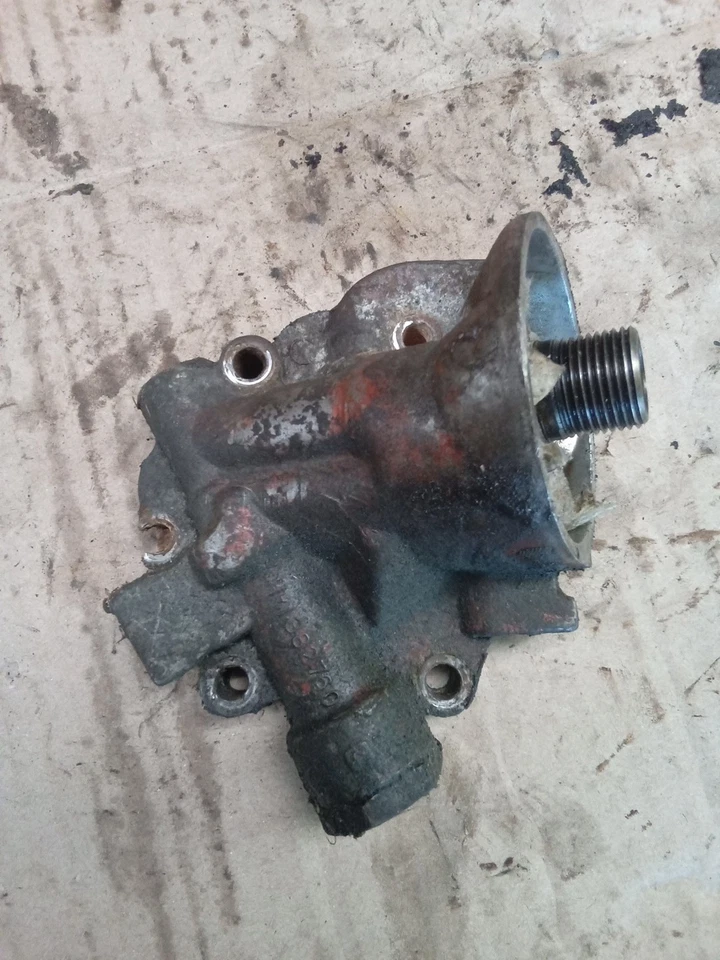 Buick Skylark 350 1971 filtro de aceite montaje bomba cubierta 340 V8 Electra Riviera Sabre Foto 1 de 4