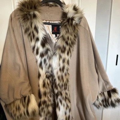 Adrienne Landau Microfleece Tan Poncho Cape With Faux Fur Collar And Cuffs 3X - Image 1 of 4