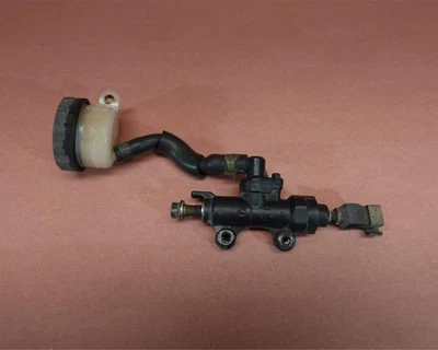 Cilindro maestro de freno trasero Honda CB900 CB 900 2002-2007 Foto 1 de 4