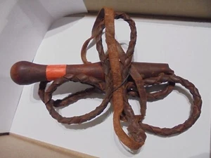 Frusta toro intrecciata a mano in pelle di mucca con manico in legno articolo 107 di P C - Foto 1 di 11