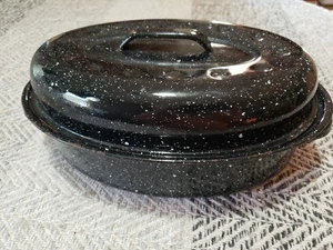 Vintage 12 3/4" Long 3" Deep Oval Oven Roaster Pan Enamel w/ Lid Black Speckled - Picture 1 of 7