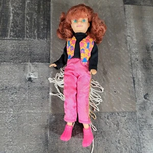 Vintage 1992 Kid Kore Stacie Clone Fakie bambola stile Barbie capelli rossi cowgirl - Foto 1 di 5