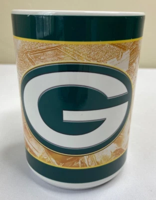 Caneca de café de cerâmica Green Bay Packers NFL Football comporta 9 oz 4" de altura - Imagem 1 de 4
