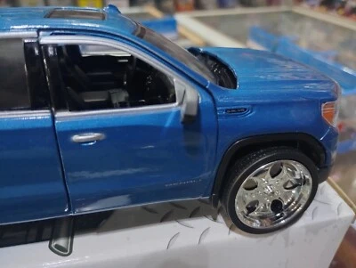 MOTORMAX 1/24 SCALE CHROME WHEELS WITH TIRES FOR 2019 GMC SIERRA SLT. - Image 1 of 4
