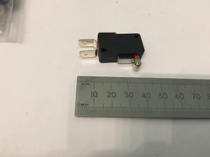  V-15FL22-C2 Patterson Kurzrollen-Mikroschalter SPDT 15A - Bild 1 von 2