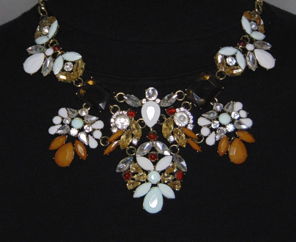 Collar distintivo de bisutería vintage con cuentas pedrería gruesas piedras decorativas Foto 1 de 4